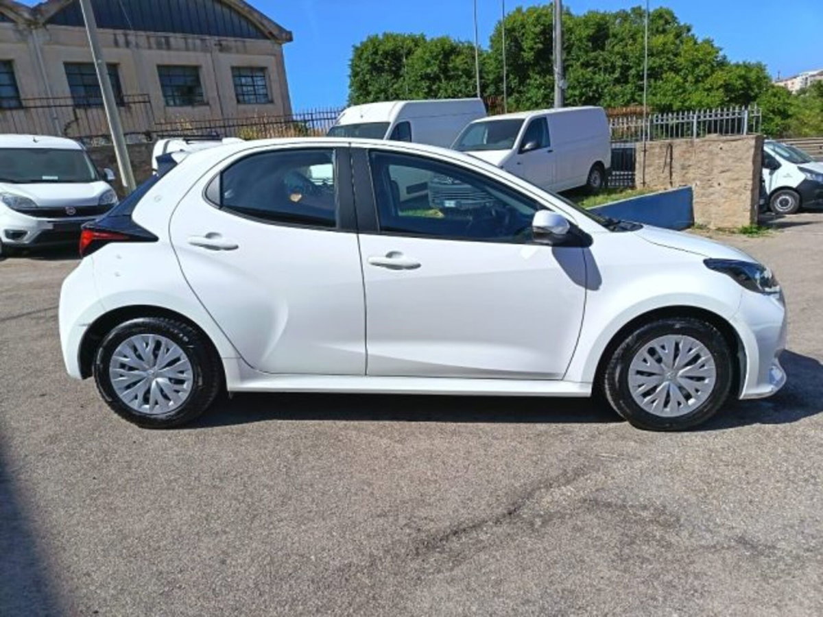 Toyota Yaris Cross 1.5 Hybrid 5p. E-CVT Lounge (5)