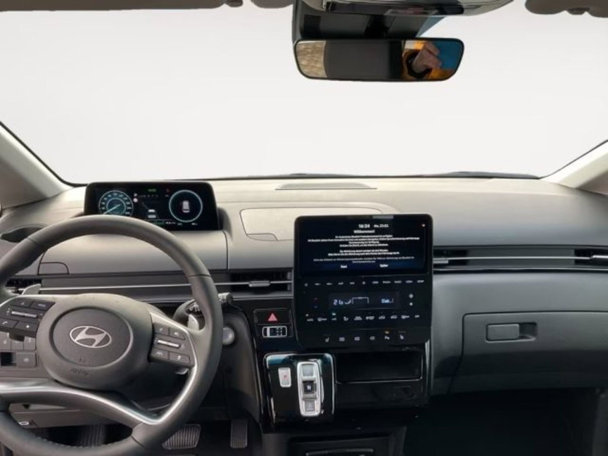 Hyundai Staria 1.6 hev 2wd auto (10)