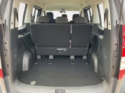 Hyundai Staria 1.6 hev 2wd auto (13)