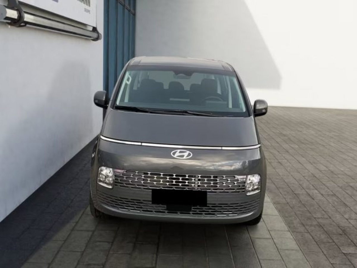 Hyundai Staria 1.6 hev 2wd auto (6)