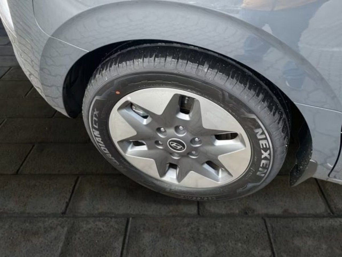 Hyundai Staria 1.6 hev 2wd auto (7)
