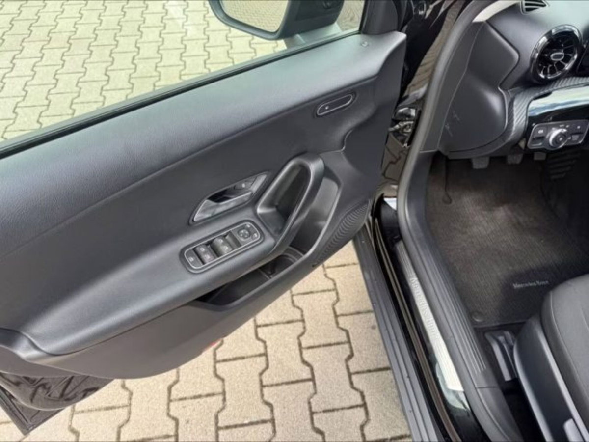 Mercedes-Benz Classe A 180 Executive (9)
