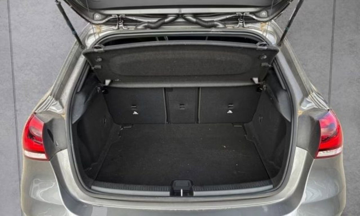Mercedes-Benz Classe A 180 Premium (9)