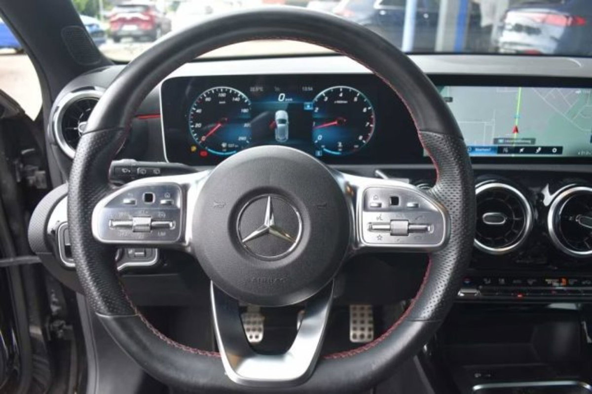 Mercedes-Benz Classe A 180 AMG Line Premium Plus auto (13)