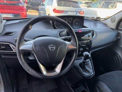 Lancia Ypsilon 1.2 69 CV 5 porte Gold (12)