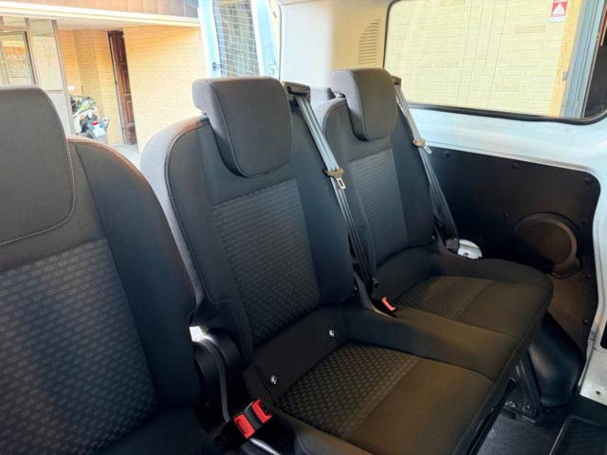 Ford Transit Custom Furgone 320 2.0 EcoBlue Hybrid 130 PC Combi Trend (9)