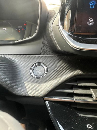 Peugeot 2008 PureTech 100 S&S Allure Navi Pack (13)