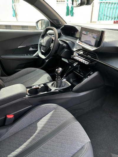 Peugeot 2008 PureTech 100 S&S Allure Navi Pack (16)
