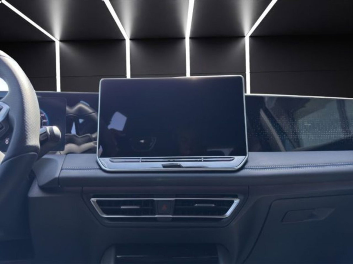 Volkswagen Tiguan 2.0 tdi R-Line 150cv dsg (16)