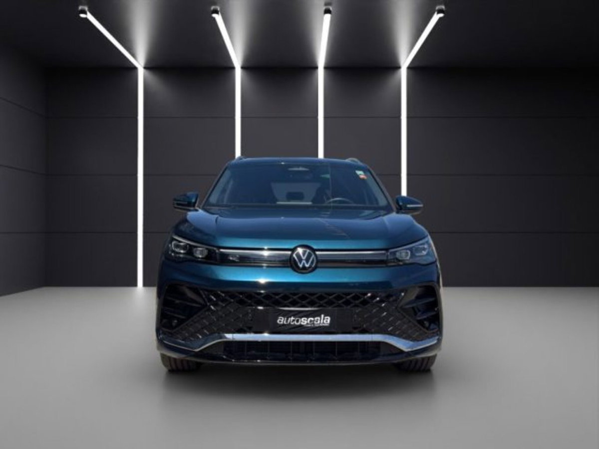 Volkswagen Tiguan 2.0 tdi R-Line 150cv dsg (8)