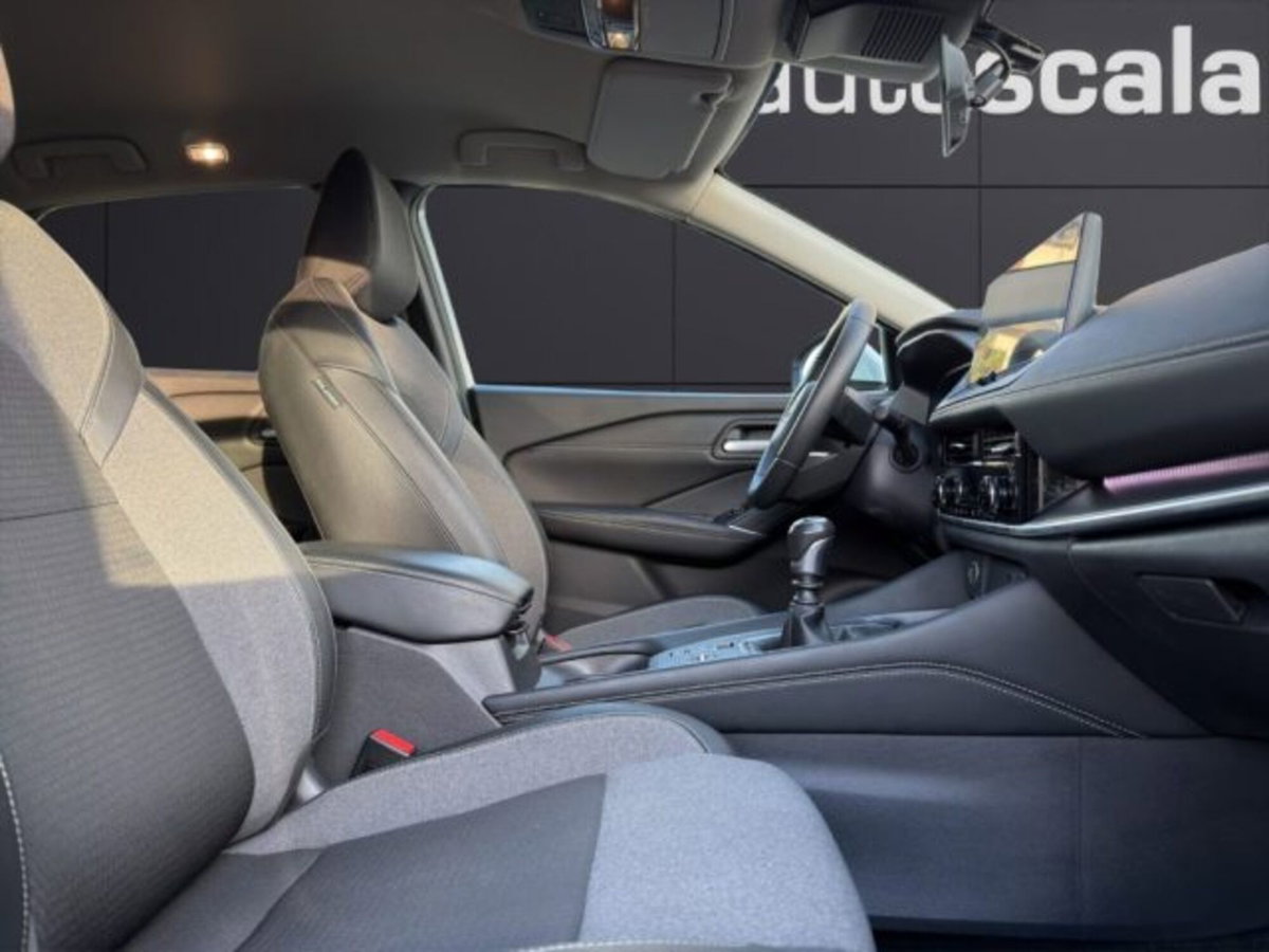 Nissan Qashqai 1.3 mhev N-Connecta 2wd 140cv (17)