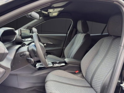 Peugeot 2008 PureTech 100 S&S Allure (9)