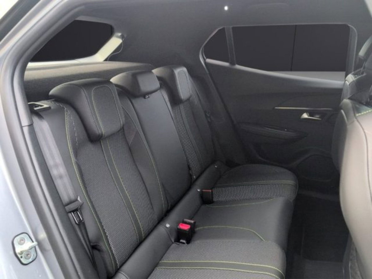 Peugeot 2008 1.2 hybrid Active 136cv e-dcs6 (15)