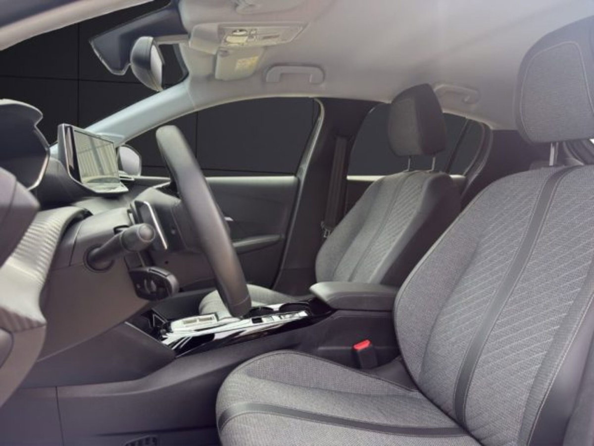 Peugeot 208 50 kWh Allure (9)
