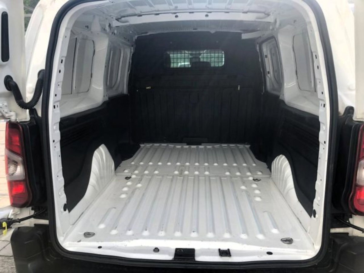 Toyota Proace City City 1.5D 130 CV S&S PL 4p. Active (10)