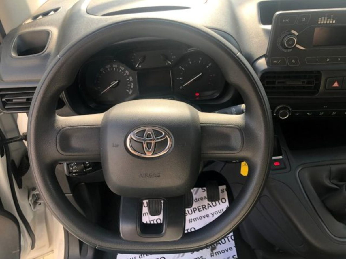 Toyota Proace City City 1.5D 130 CV S&S PL 4p. Active (18)