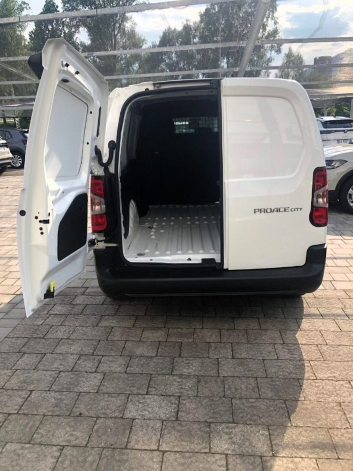 Toyota Proace City City 1.5D 130 CV S&S PL 4p. Active (8)