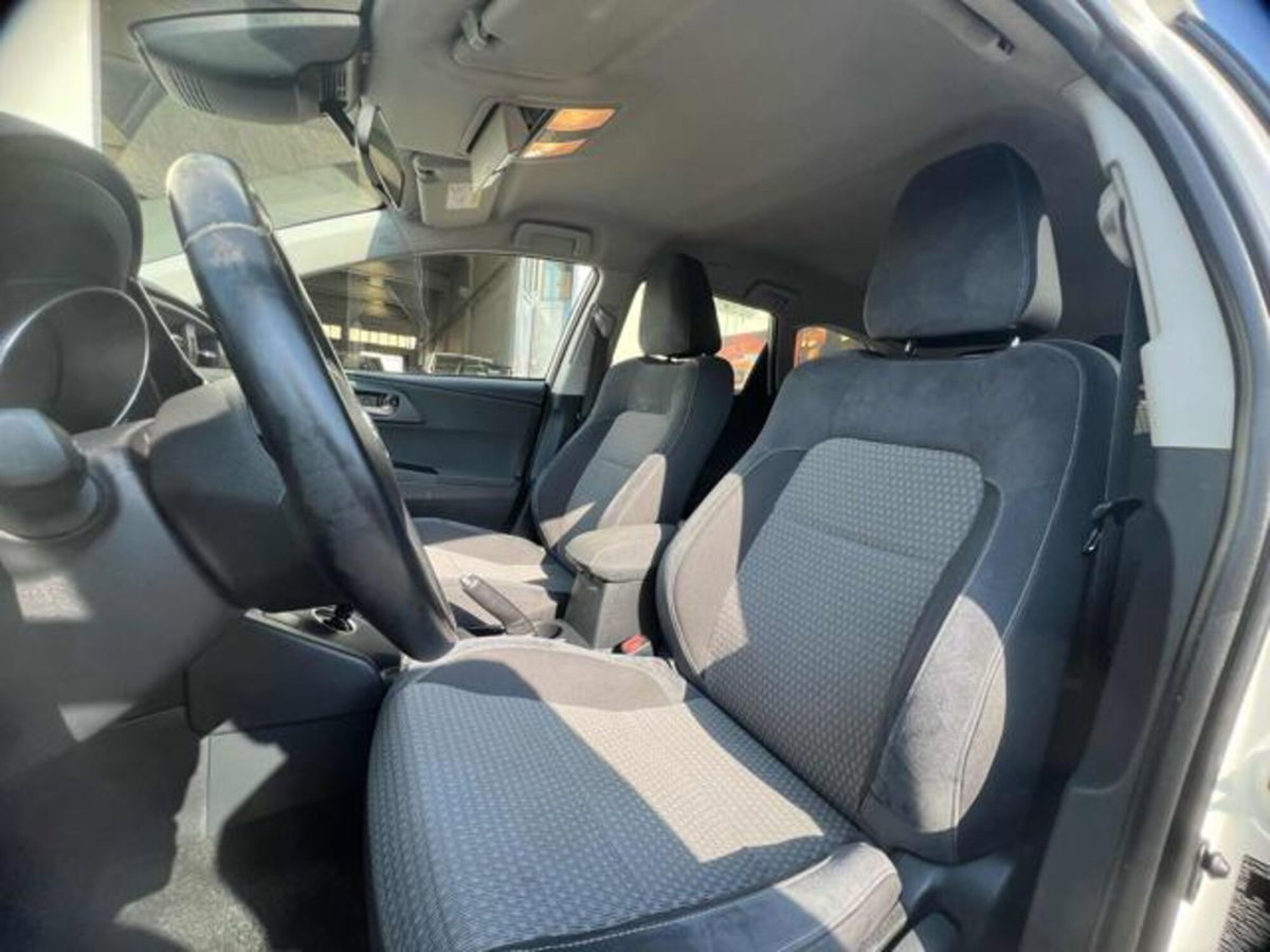 Toyota Corolla Touring Sports 1.8 Hybrid Style (9)