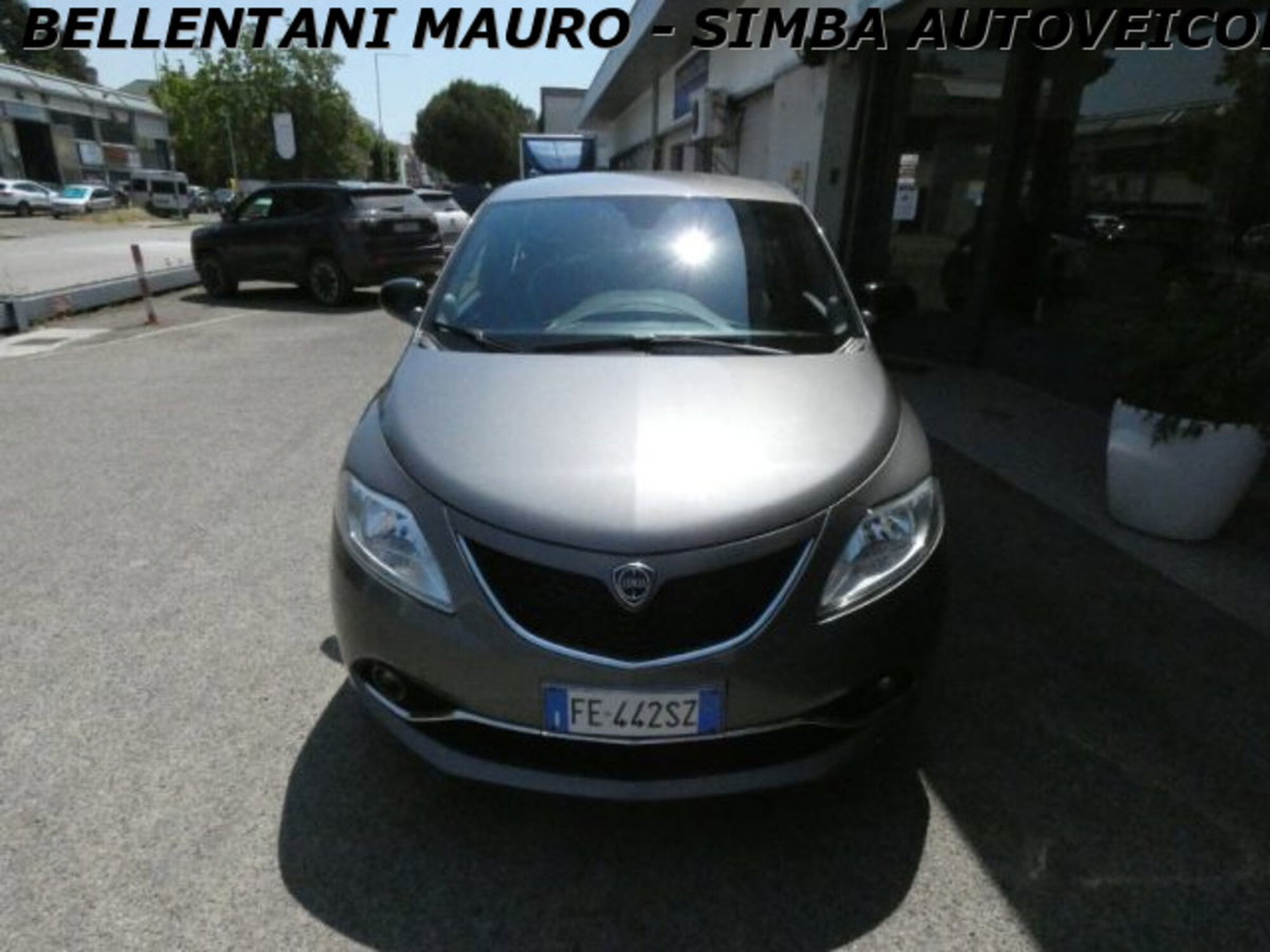 Lancia Ypsilon 1.3 MJT 16V 95 CV 5 porte S&S Gold (2)