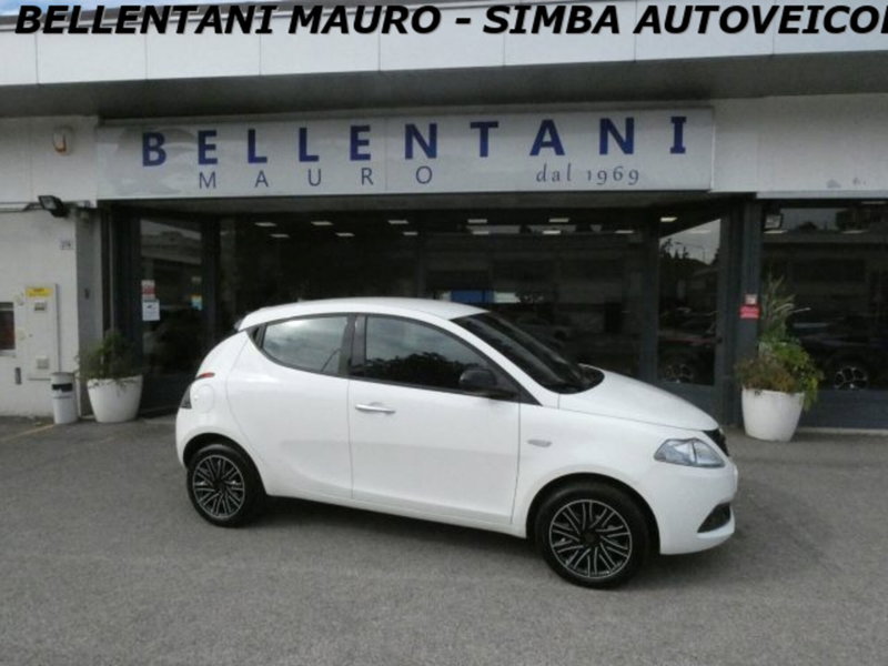 Lancia Ypsilon 1.0 FireFly 5 porte S&S Hybrid Ecochic A. Ferretti