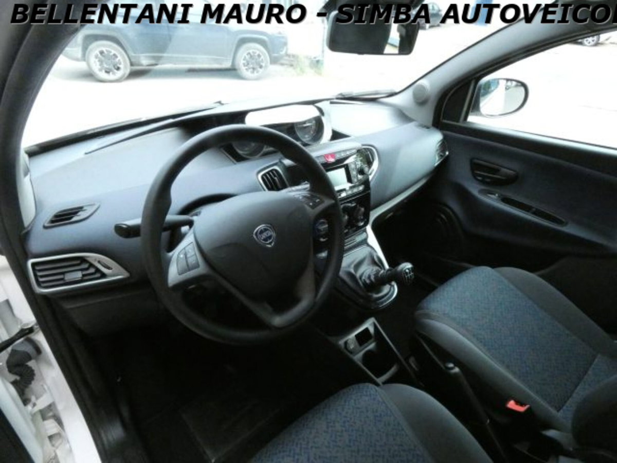 Lancia Ypsilon 1.0 FireFly 5 porte S&S Hybrid Ecochic A. Ferretti (12)