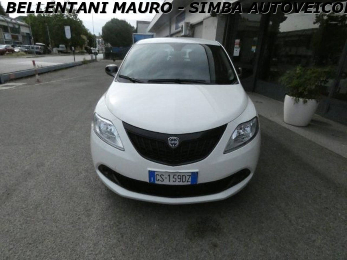 Lancia Ypsilon 1.0 FireFly 5 porte S&S Hybrid Ecochic A. Ferretti (2)