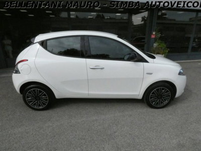 Lancia Ypsilon 1.0 FireFly 5 porte S&S Hybrid Ecochic A. Ferretti (4)