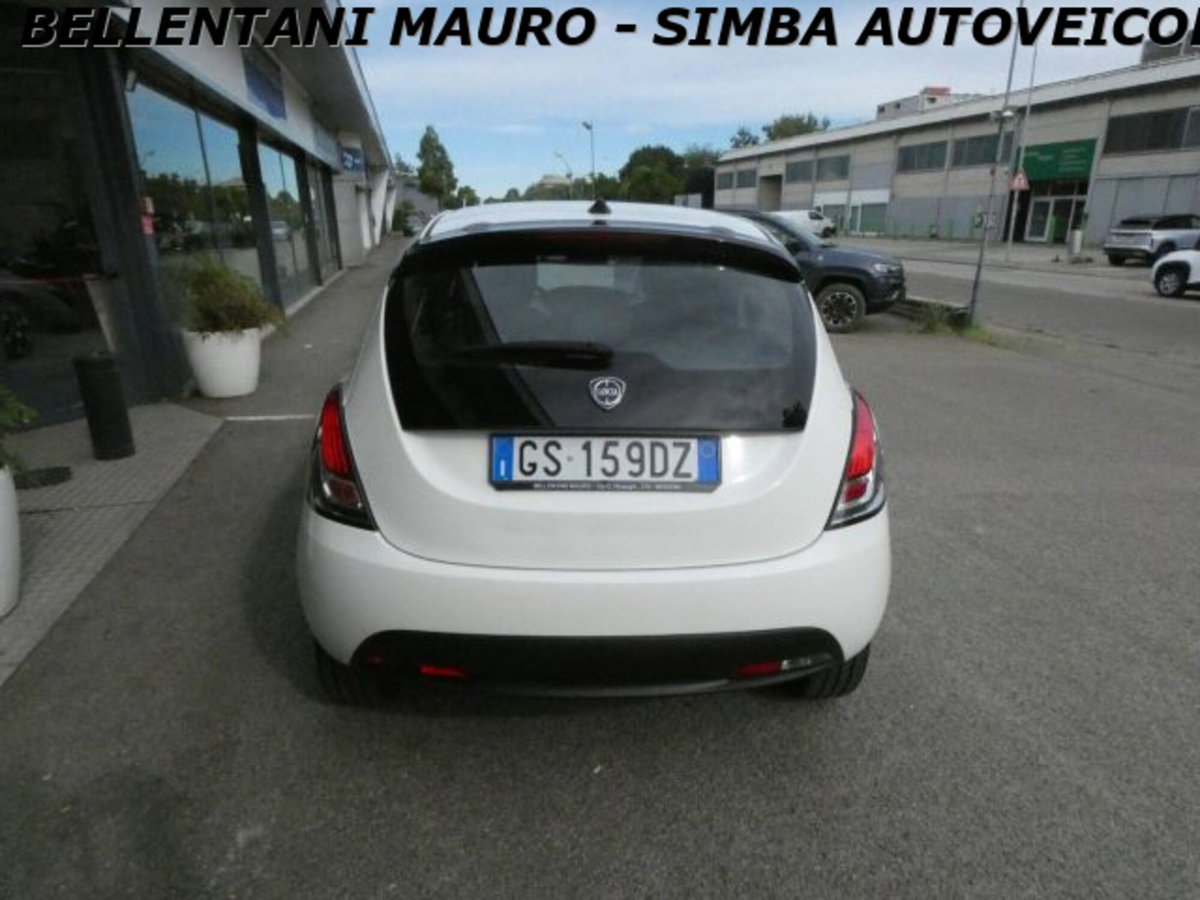 Lancia Ypsilon 1.0 FireFly 5 porte S&S Hybrid Ecochic A. Ferretti (6)