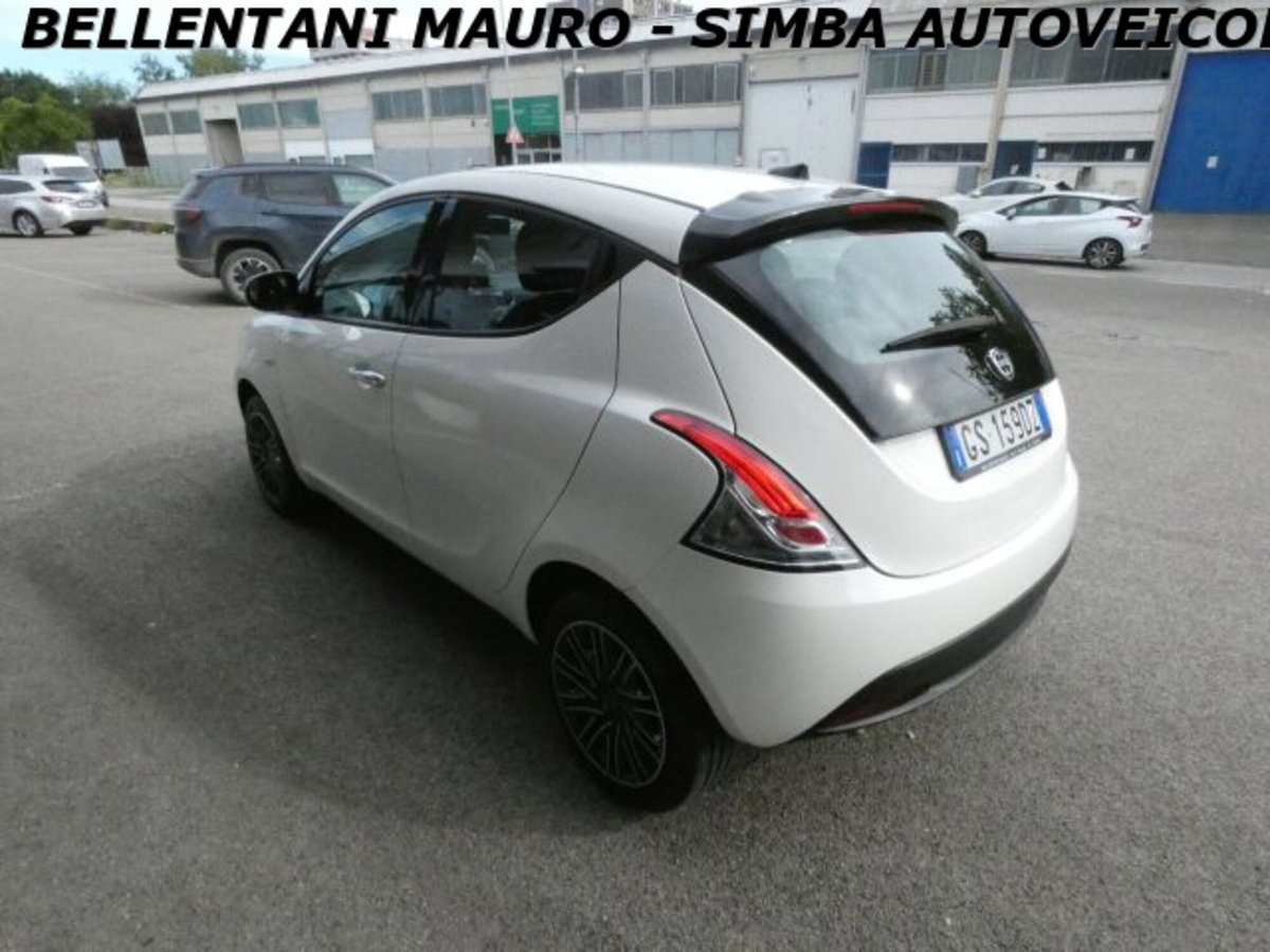 Lancia Ypsilon 1.0 FireFly 5 porte S&S Hybrid Ecochic A. Ferretti (7)