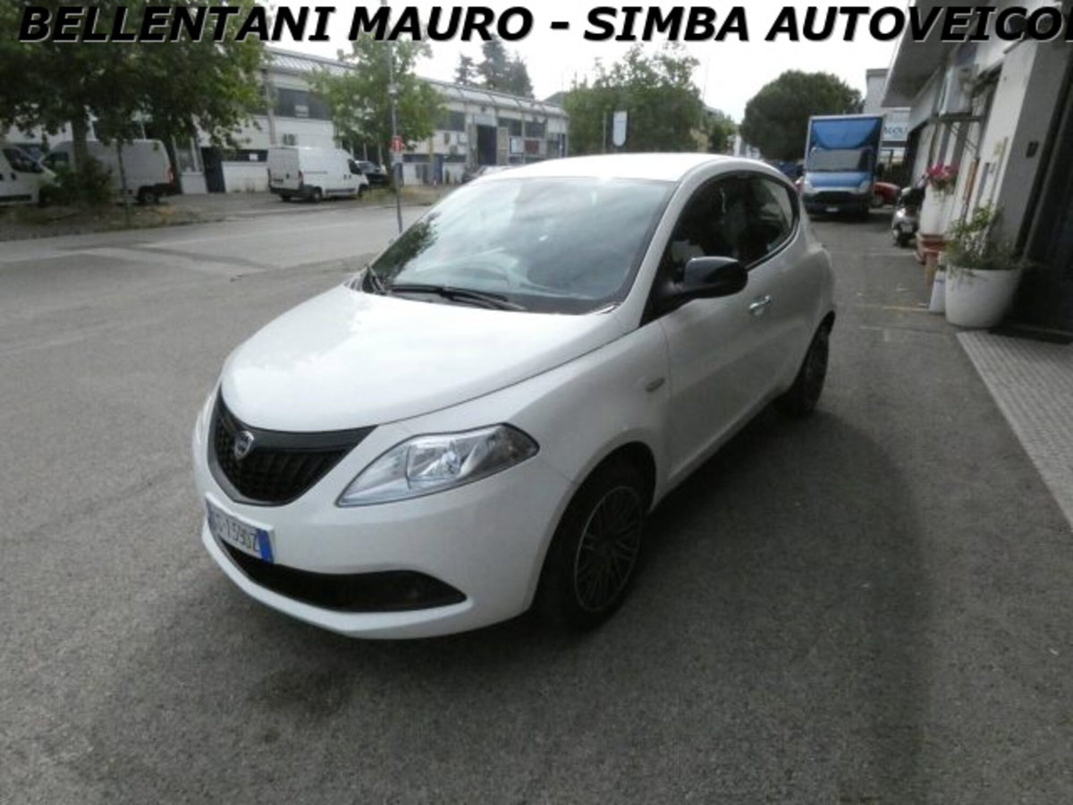 Lancia Ypsilon 1.0 FireFly 5 porte S&S Hybrid Ecochic A. Ferretti (9)