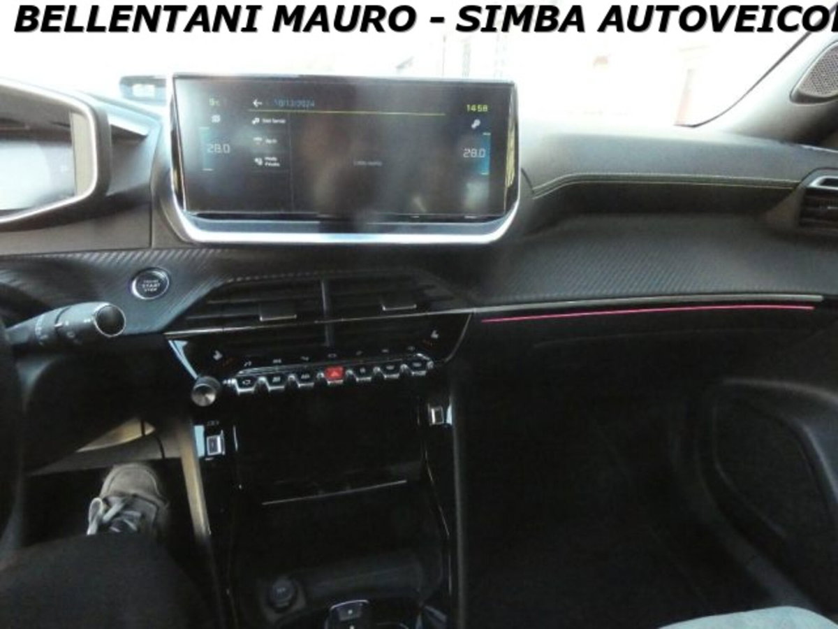Peugeot 2008 motore elettrico 136 CV GT Pack (15)