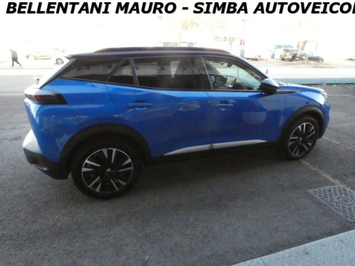 Peugeot 2008 motore elettrico 136 CV GT Pack (8)