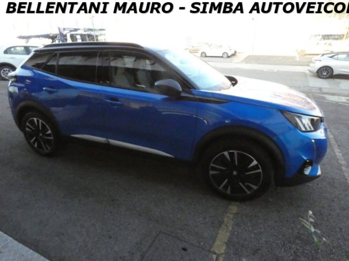 Peugeot 2008 motore elettrico 136 CV GT Pack (9)