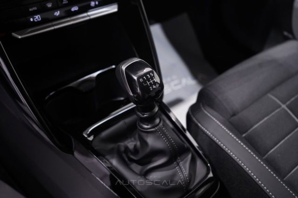 Citroen C3 1.2 puretech turbo Max 100cv s&s (18)