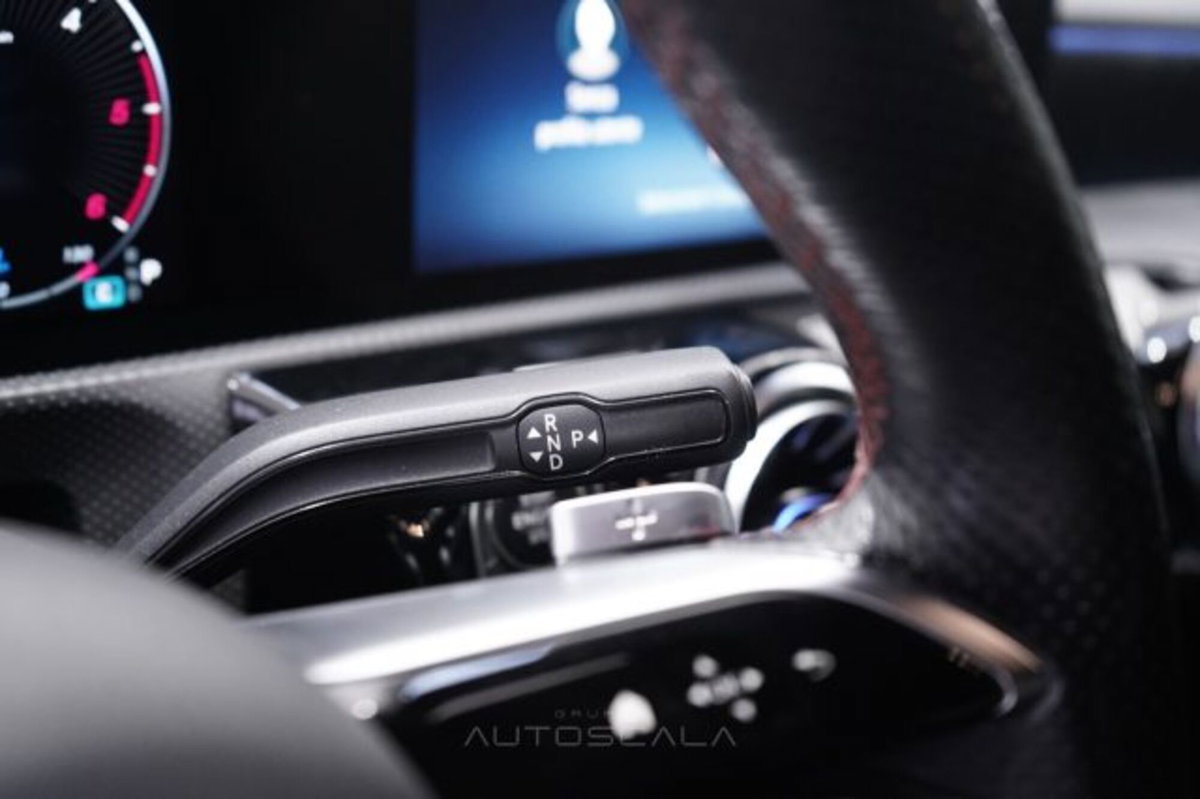 Mercedes-Benz Classe A 200 d AMG Line Premium Plus auto (16)