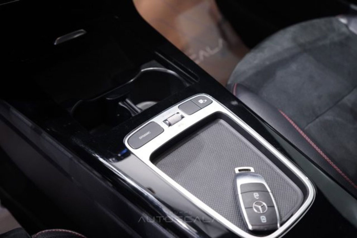 Mercedes-Benz Classe A 200 d AMG Line Premium Plus auto (20)