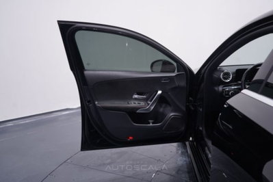 Mercedes-Benz Classe A 200 d AMG Line Premium Plus auto (9)