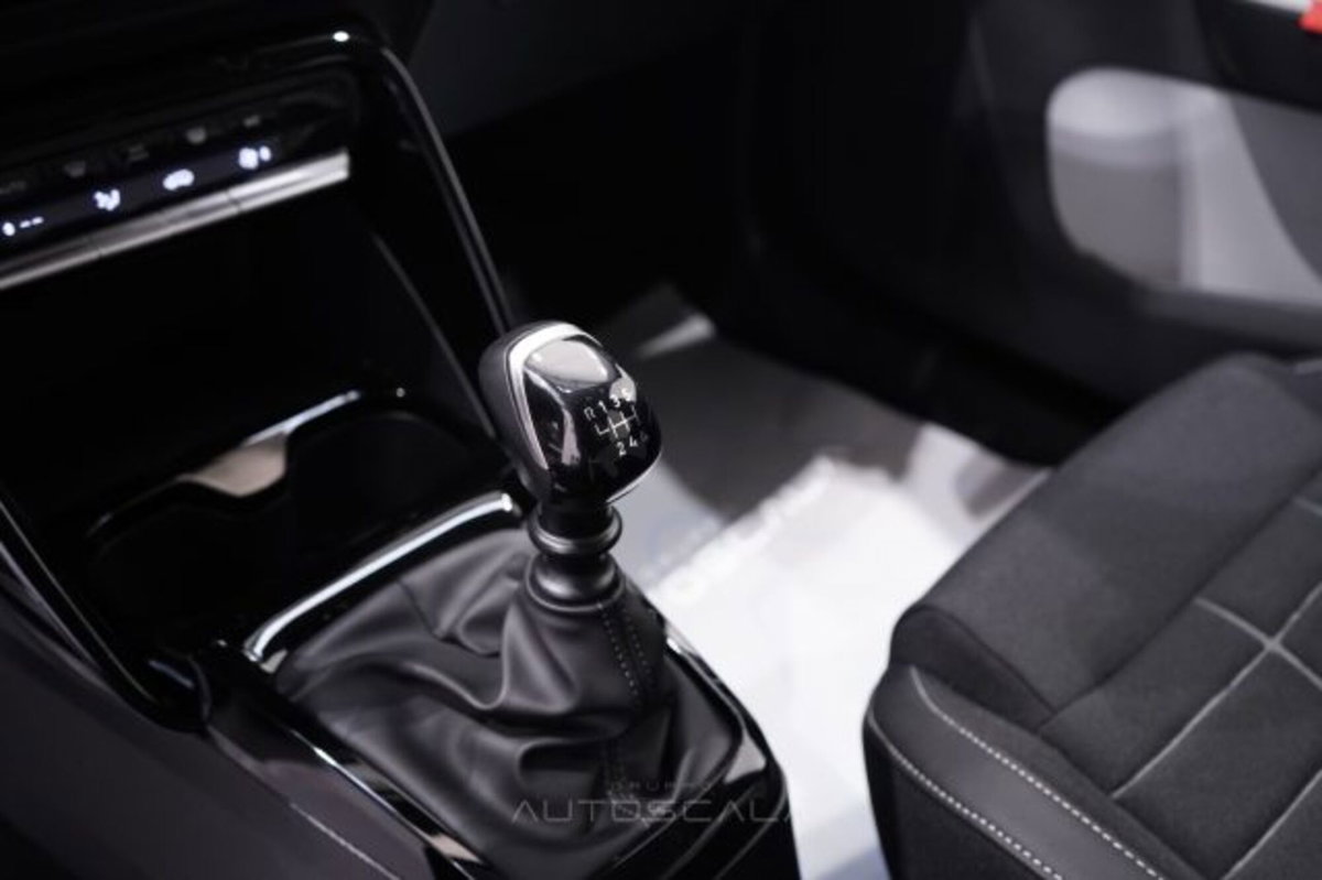 Citroen C3 1.2 puretech turbo Max 100cv s&s (16)