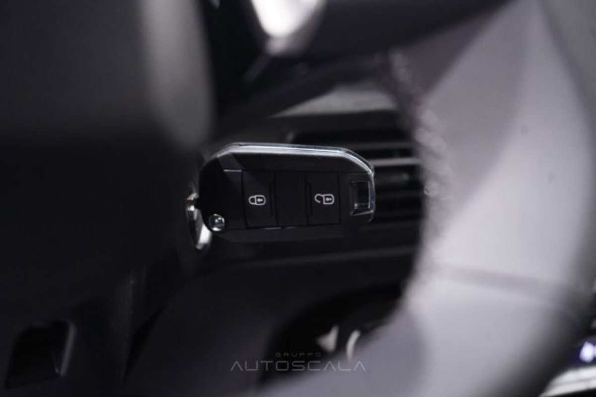 Citroen C3 1.2 puretech turbo Max 100cv s&s (17)