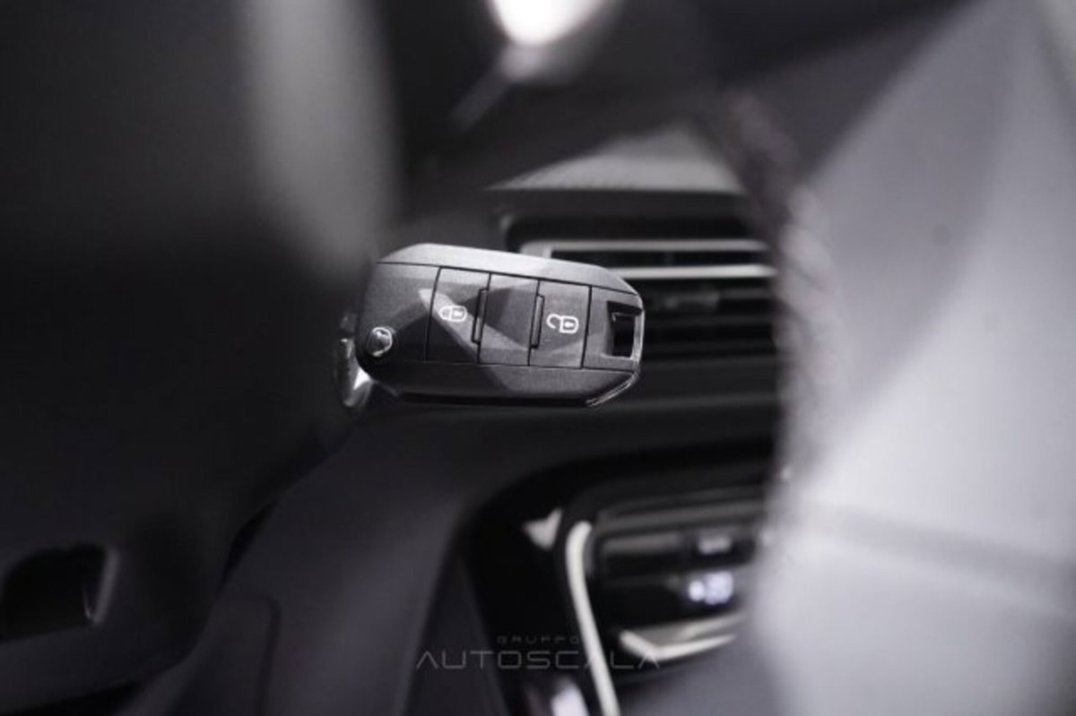 Citroen C3 1.2 puretech turbo Max 100cv s&s (17)