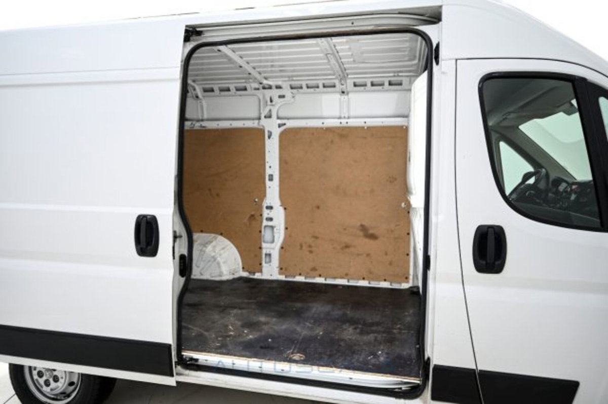 Peugeot Boxer Furgone 333 2.2 BlueHDi 140 S&S PLM-TM Furgone (18)