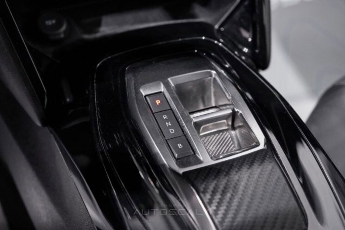 Peugeot 2008 motore elettrico 136 CV Allure Pack (15)