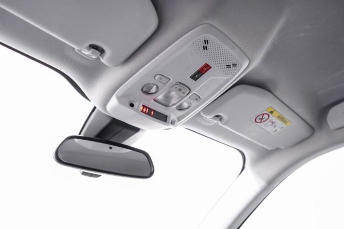 Peugeot 2008 motore elettrico 136 CV Allure Pack (16)