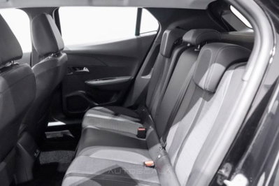 Peugeot 2008 motore elettrico 136 CV Allure Pack (20)