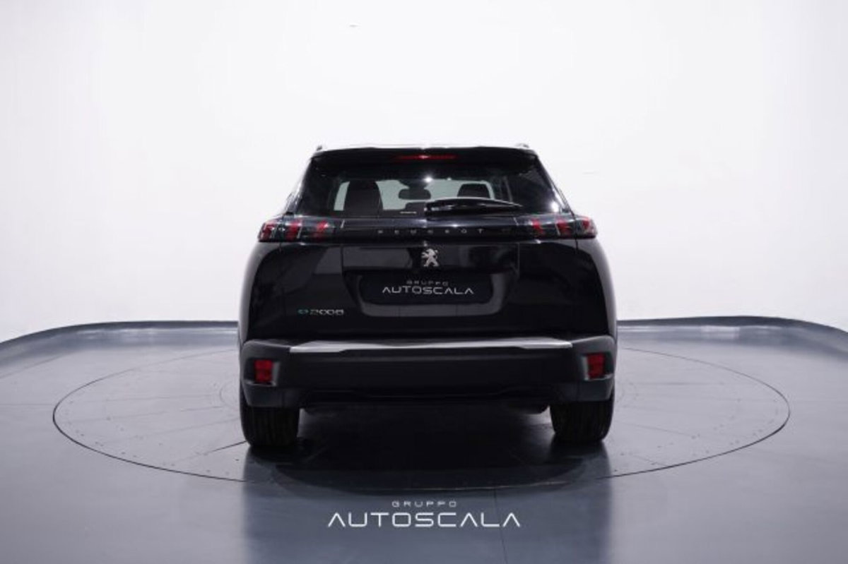 Peugeot 2008 motore elettrico 136 CV Allure Pack (5)