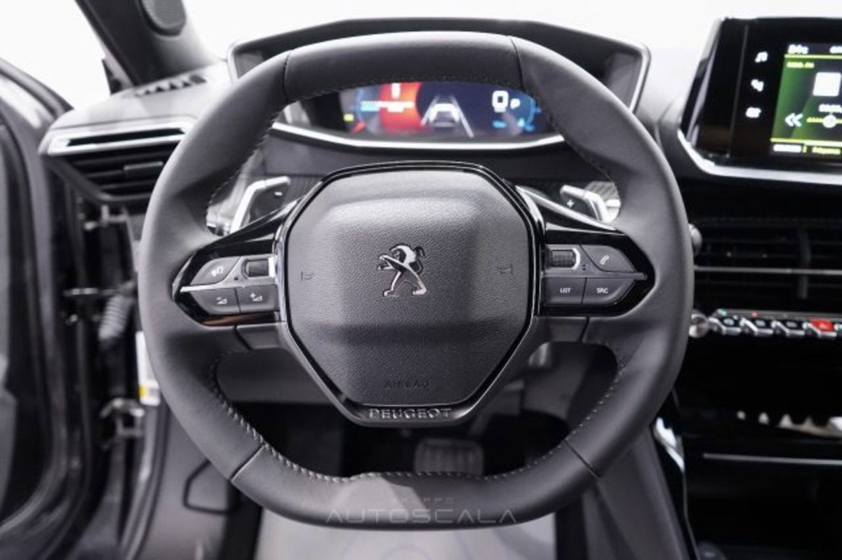 Peugeot 2008 PureTech 130 S&S EAT8 Allure Pack (13)