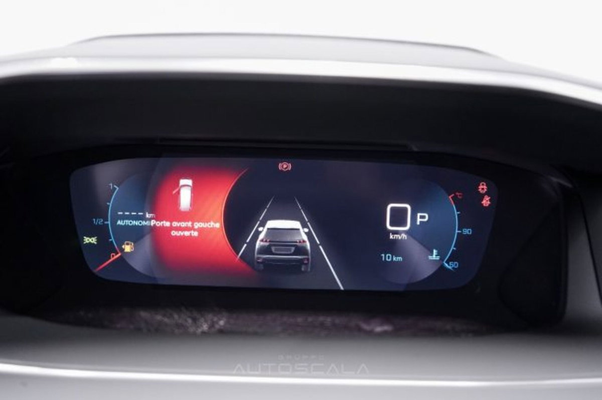 Peugeot 2008 PureTech 130 S&S EAT8 Allure Pack (14)