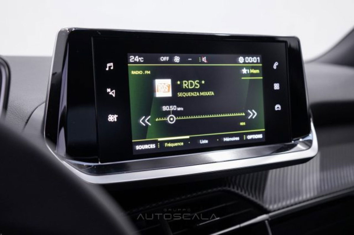 Peugeot 2008 PureTech 130 S&S EAT8 Allure Pack (15)