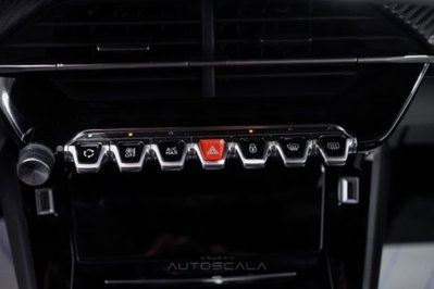 Peugeot 2008 PureTech 130 S&S EAT8 Allure Pack (16)
