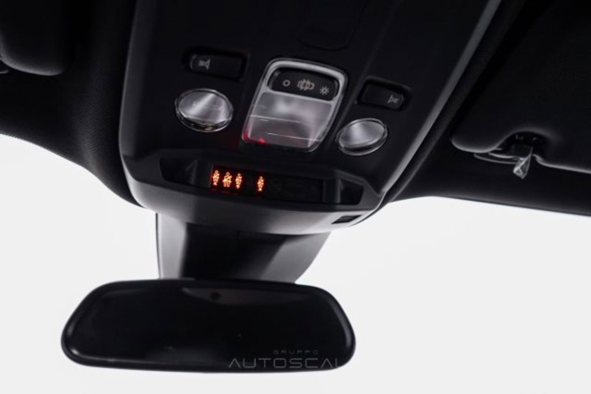 Peugeot 2008 PureTech 130 S&S EAT8 Allure Pack (18)